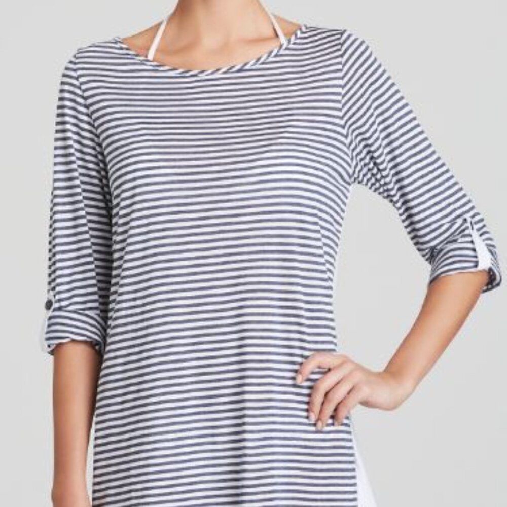 Splendid swim cover up. Light weight with 3/4 sleeve roll up